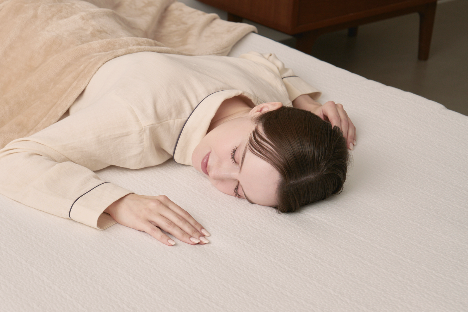至福のフィット感で、
朝まで満たされる眠りを。
