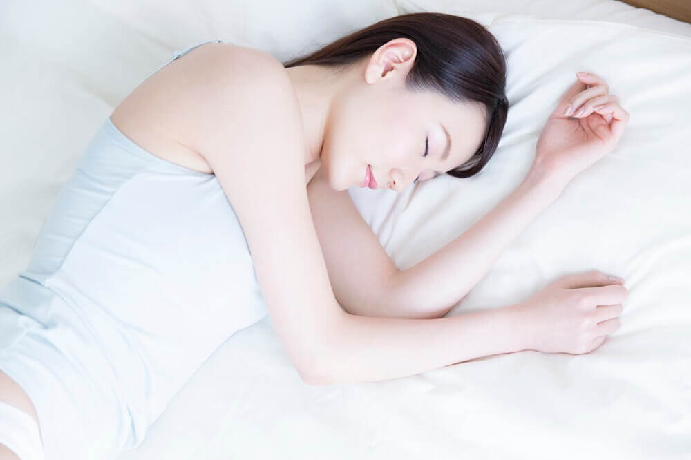【商品紹介を含みます】横向き寝におすすめのマットレスとは？首や肩に負担の少ないマットレスの選び方